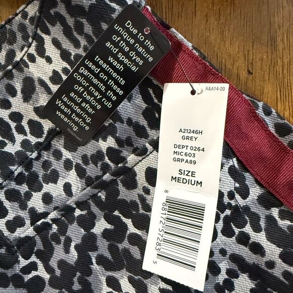 Anna & Ava Pull-on Pants Jegging Animal Print Size Medium NWT - Picture 9 of 10